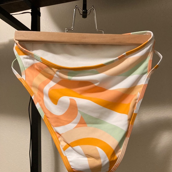 Cupshe Bikini size M - Picture 4 of 4